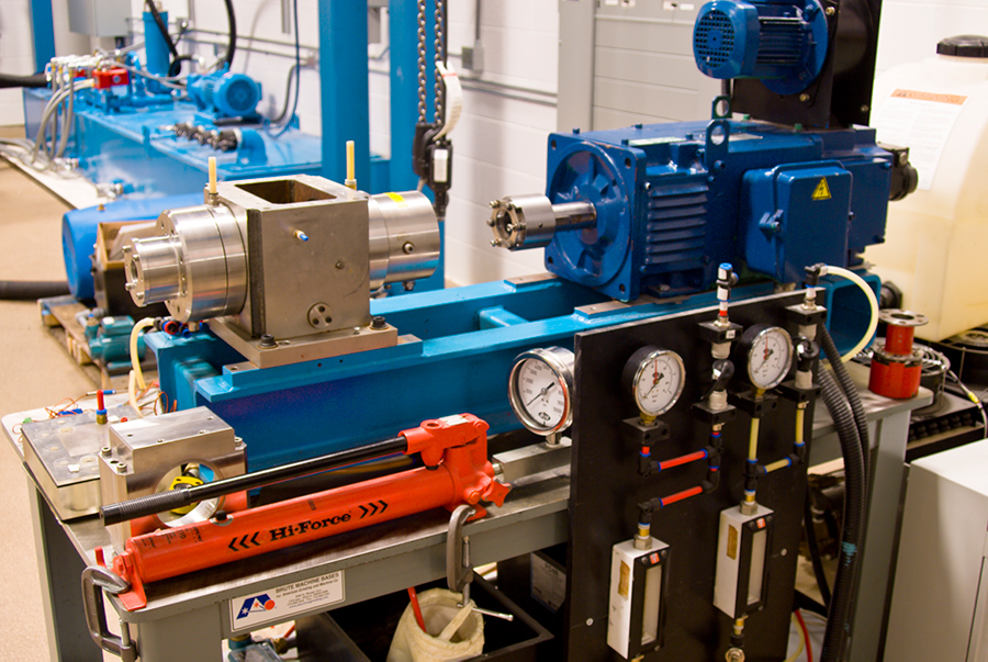 Small horizontal test rig for hydrodynamic bearings